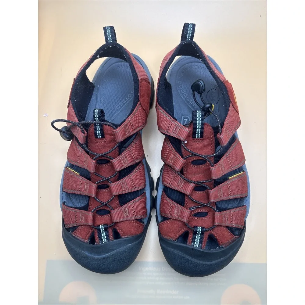 keen sandal's mens 10 Slip On Style